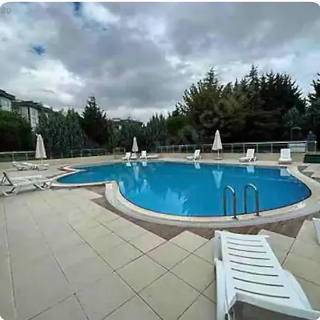 Apartment Sabiha Goekcen 5 Dk A Havuzlu Otoparkli Yesillikler Icinde *